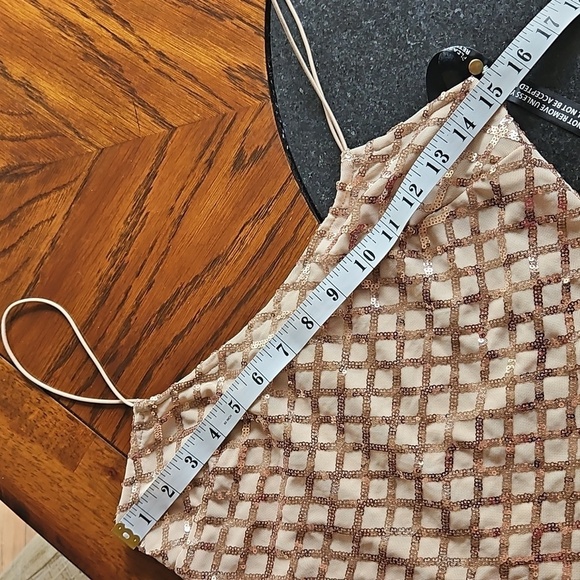 PrettyLittleThing Rose Gold Sequin Bodysuit Size 4 - Picture 11 of 16